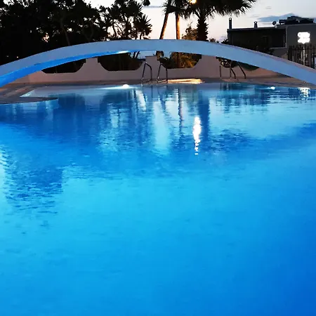 Ξενοδοχείο Lodos 2*