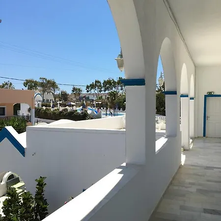 Hotel Lodos Karterados (Santorini)