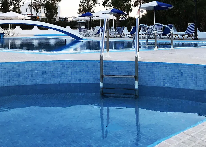 Lodos 2* Karterados (Santorini)