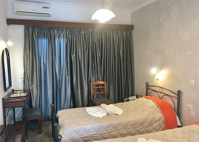 Lodos Hotel Karterados (Santorini)