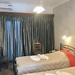 Lodos Hotel Karterados (Santorini)